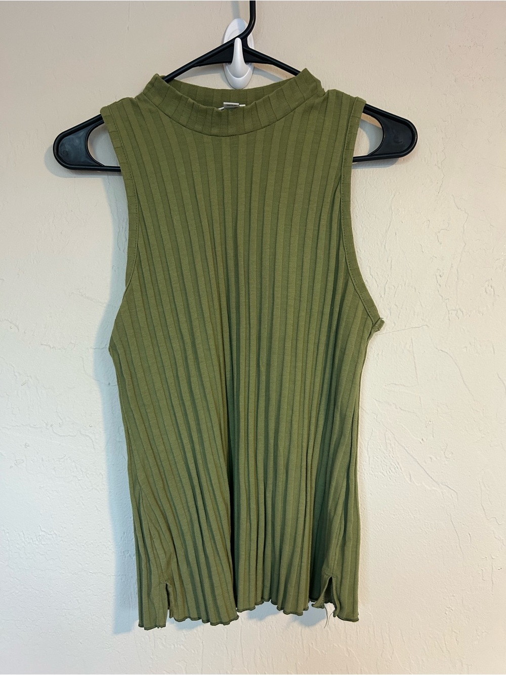 A New Day Women's Green Ribbed Knit Mock Neck Sleeveless Tank Top Size S (2006)